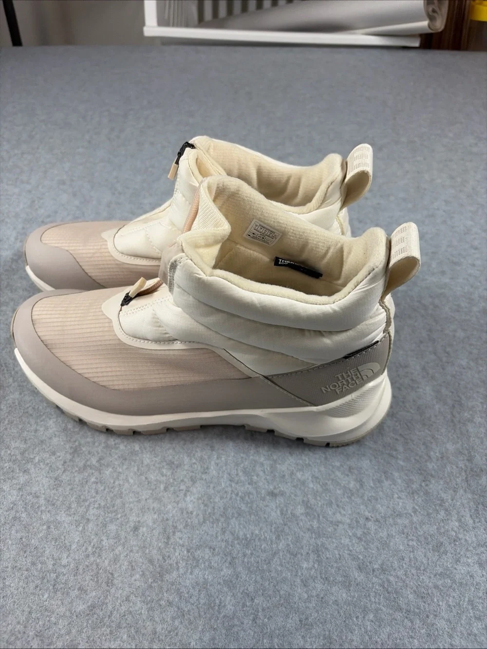 The North Face Women's Cream & Tan Quilted Winter Zip Boots